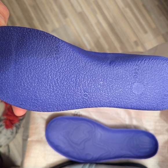 Nike kobe's low top basketball sneakers size 11 grey purple silver casual shoe. - Picture 11 of 13